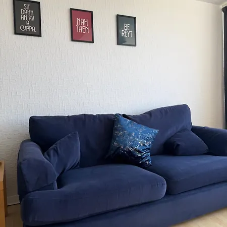 Apartment Ideally Situated 2 Bedroom Leeds (West Yorkshire)