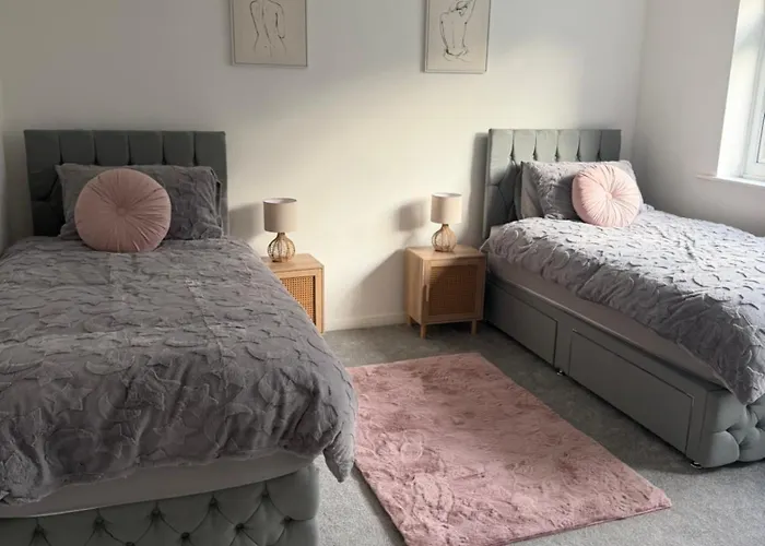 Ideally Situated 2 Bedroom *